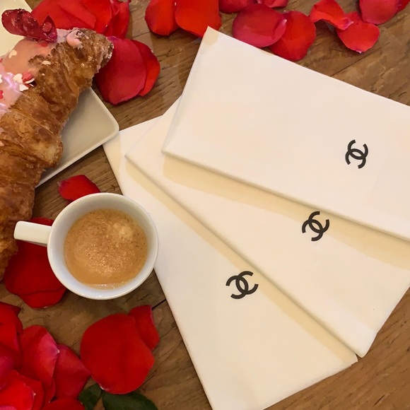 Do It with Chanel ... Set of Three authentic Chanel Napkins— collectibles - Picture 2 of 4